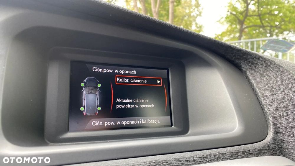 Volvo V40 - 25