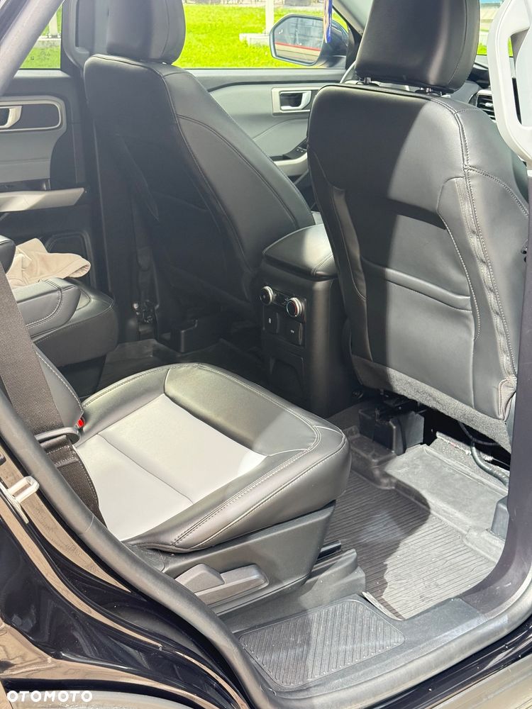 Ford Explorer - 12