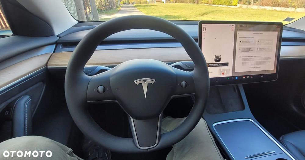 Tesla Model 3 - 24