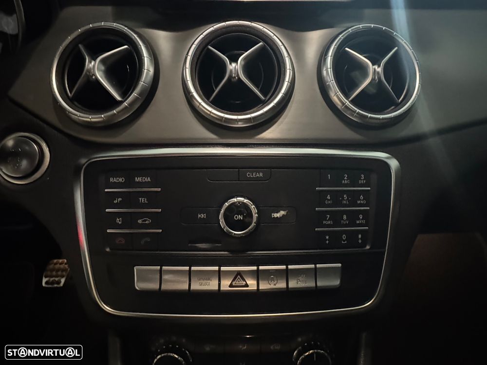 Mercedes-Benz CLA 180 d Shooting Brake AMG Line - 14