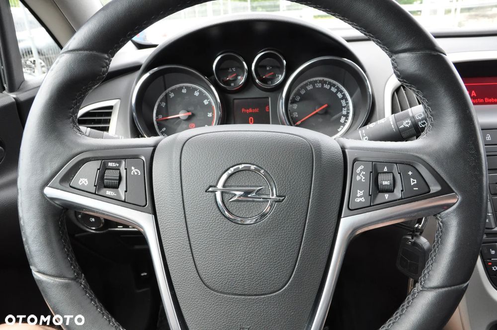 Opel Astra 1.4 Turbo 150 Jahre - 15