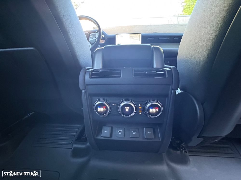 Land Rover Defender - 9