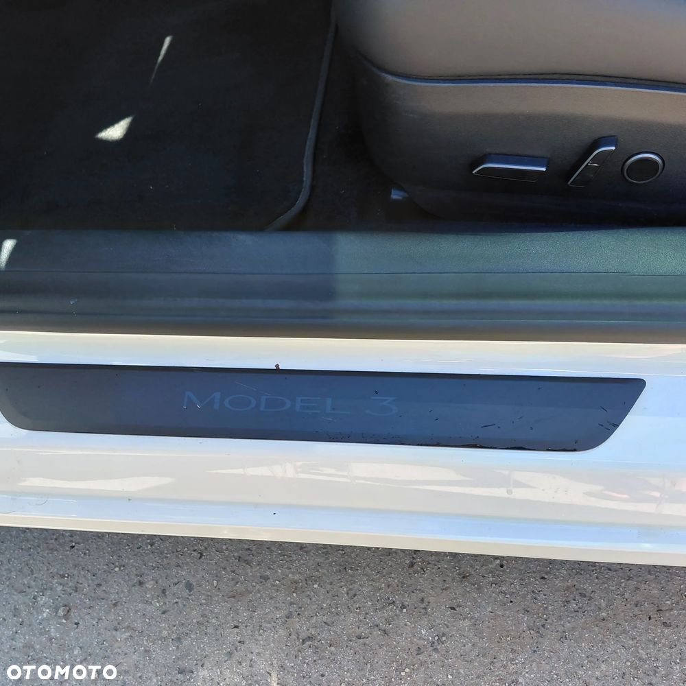 Tesla Model 3 RWD - 18