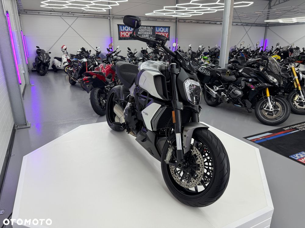 Ducati Diavel - 40