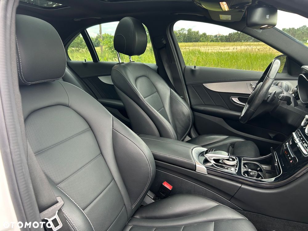 Mercedes-Benz Klasa C 300 7G-TRONIC AMG Line - 11