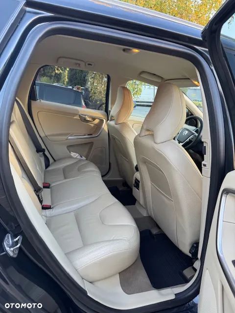 Volvo XC 60 D5 AWD Summum - 6