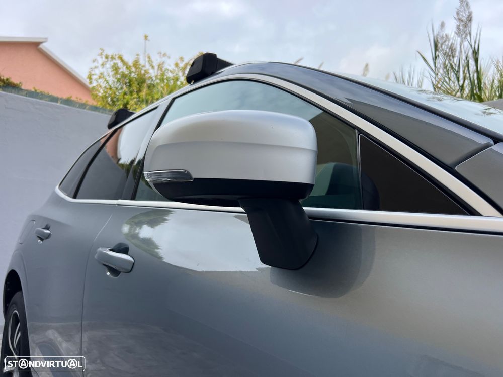 Volvo XC 60 2.0 D4 R-Design AWD Geartronic - 18