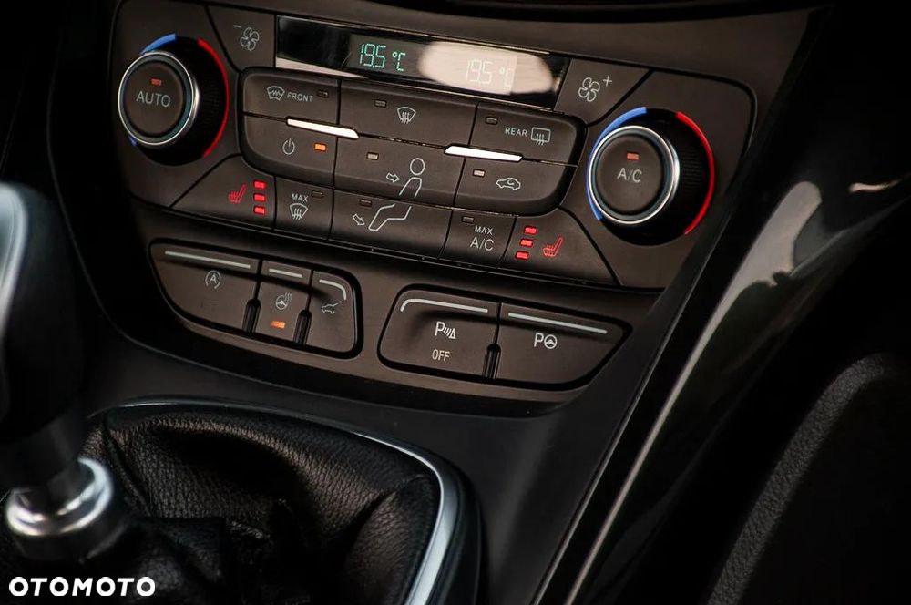 Ford Kuga 1.5 EcoBoost 2x4 ST-Line - 24