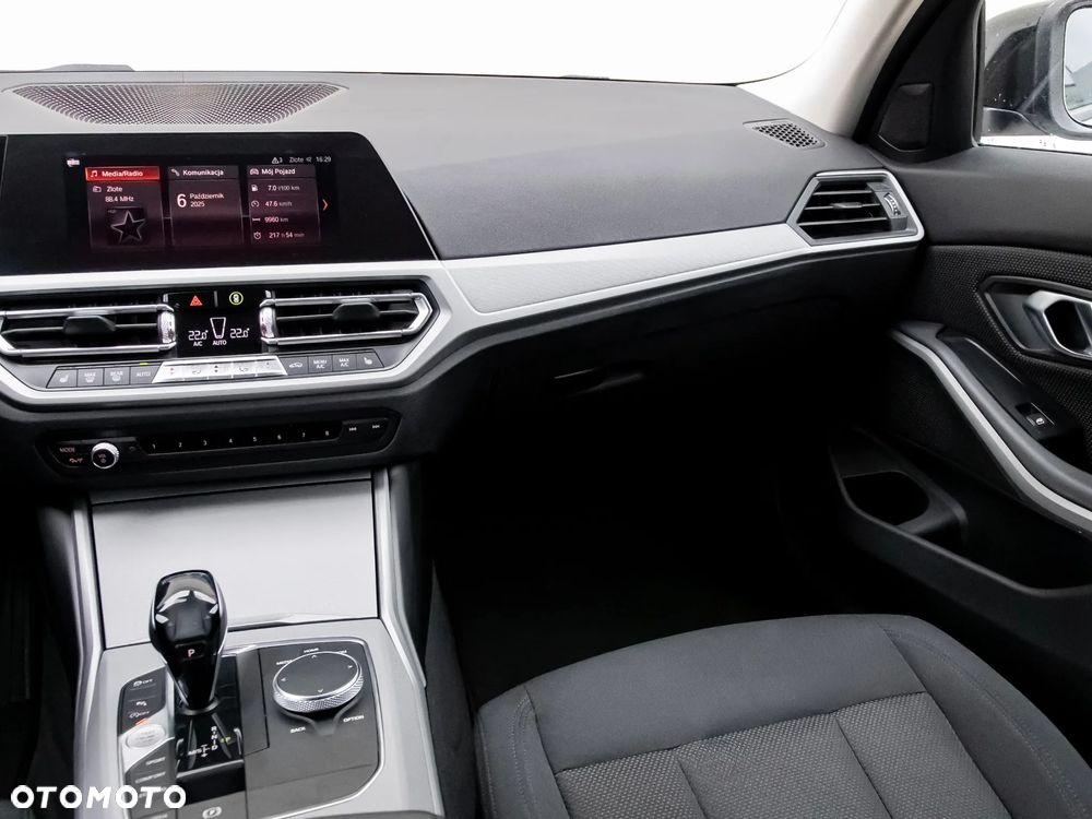 BMW Seria 3 318d M Sport - 15