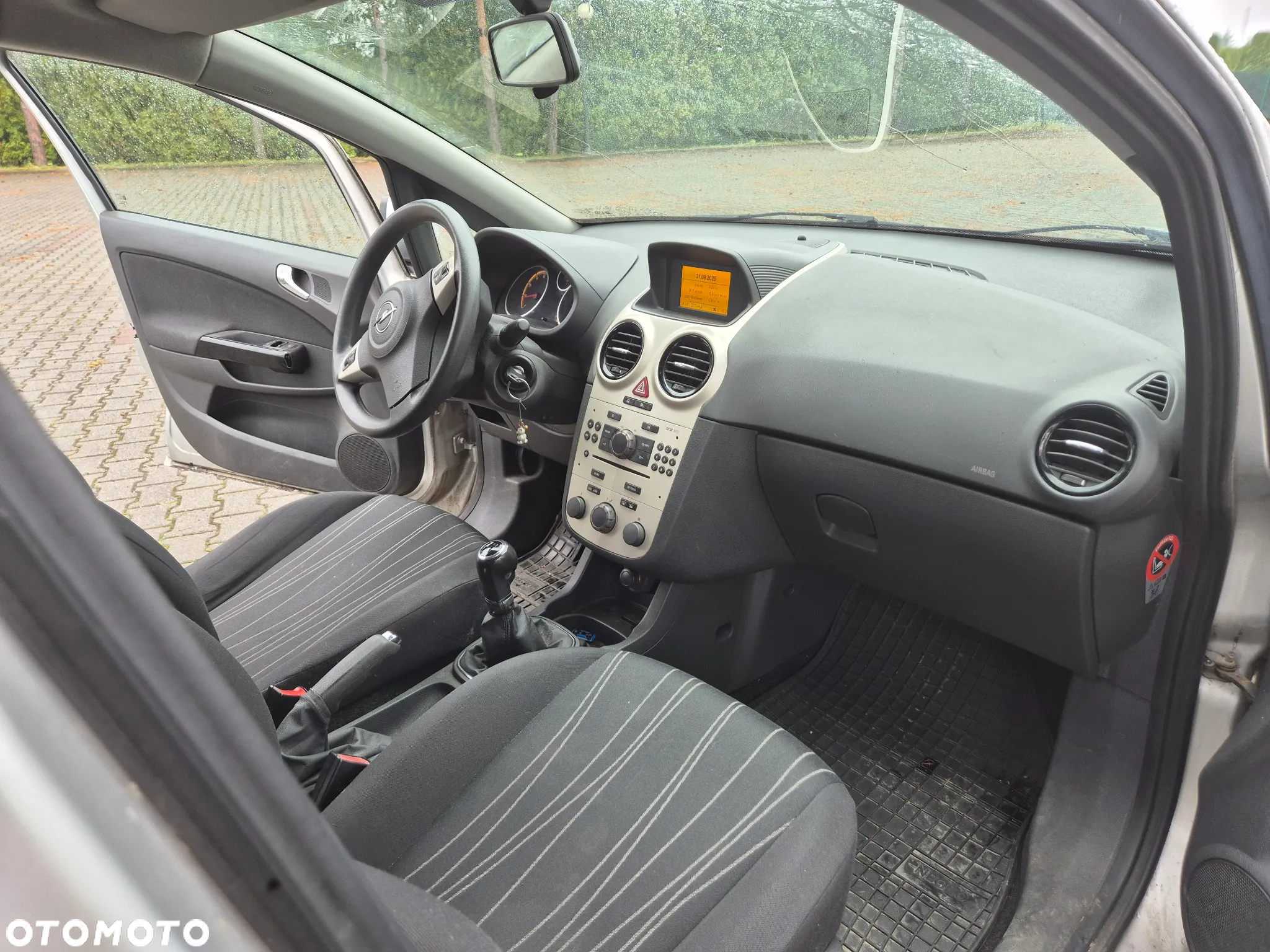 Opel Corsa 1.4 16V Cosmo - 14