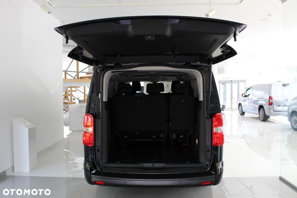 Peugeot Traveller - 13