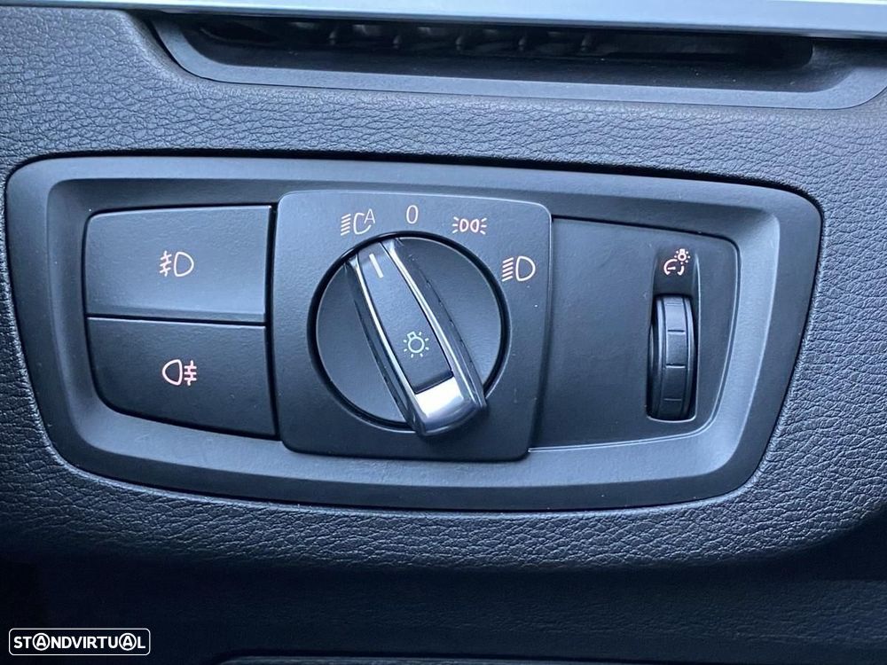 BMW X1 16 d sDrive Line xLine - 27