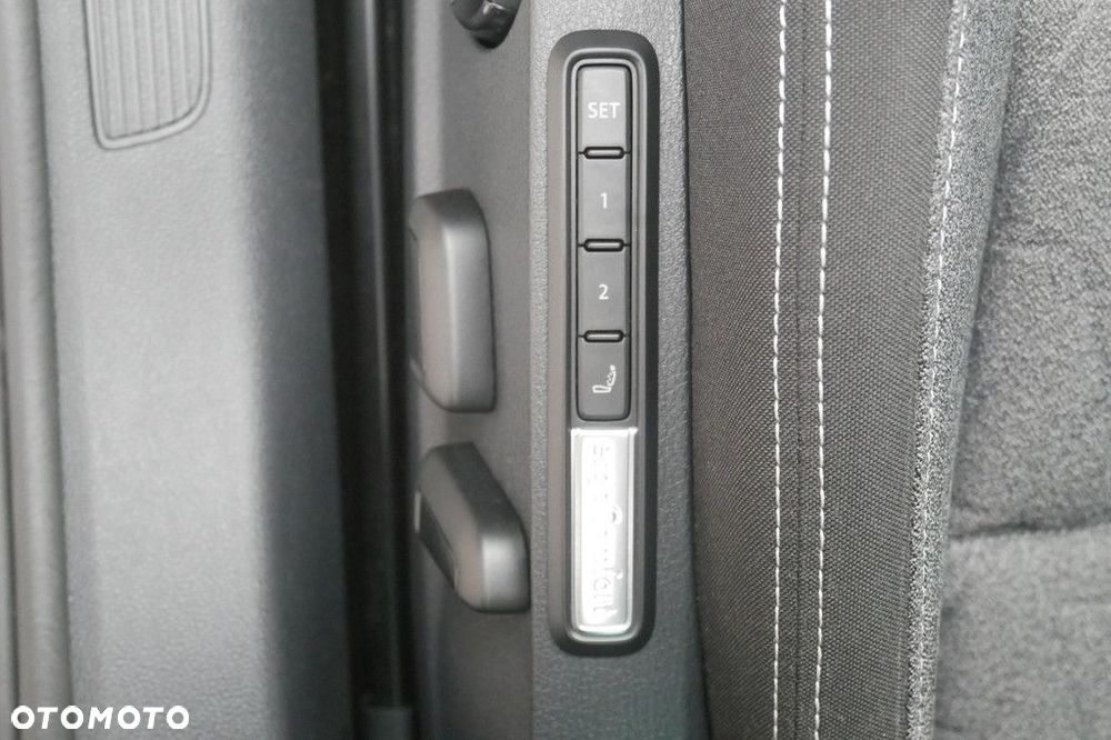 Volkswagen Passat Variant 2.0 TDI SCR Business DSG - 34