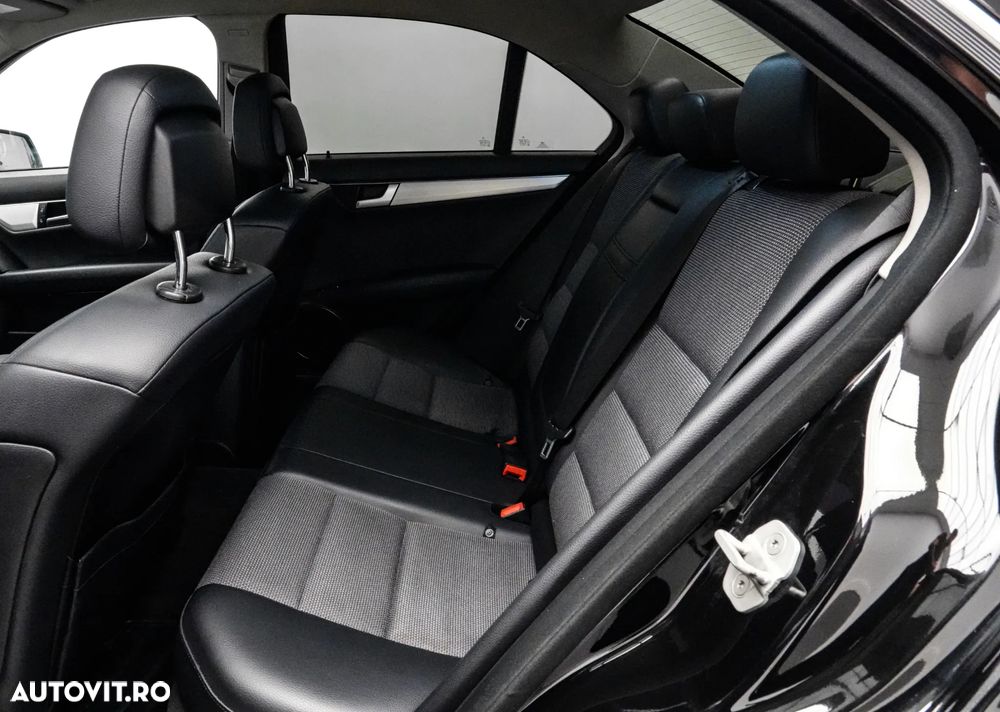 Mercedes-Benz C 250 CDI DPF (BlueEFFICIENCY) Avantgarde - 16