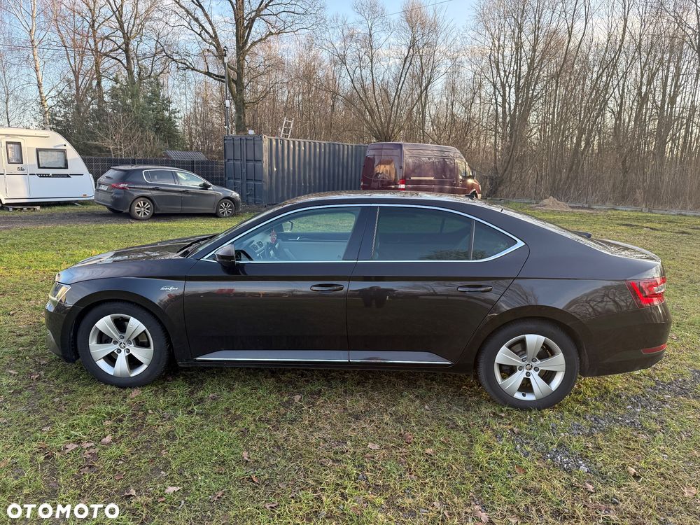 Skoda Superb 2.0 TDI L&K DSG - 6