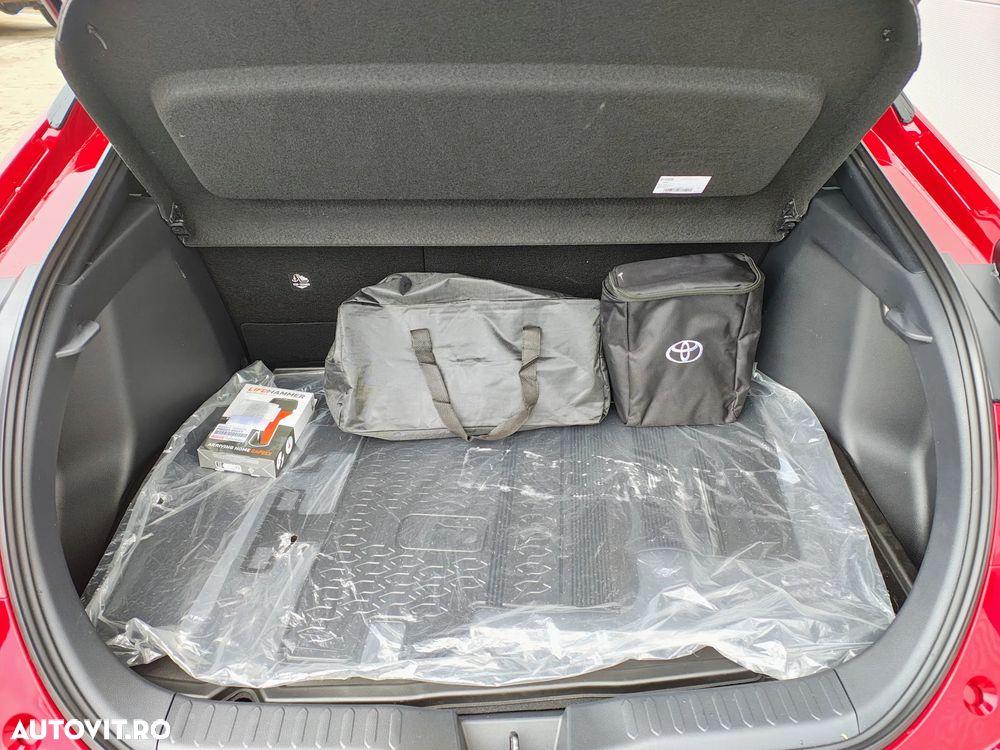 Toyota C-HR 1.8 HEV 140 CP 4x2 CVT Dynamic - 11