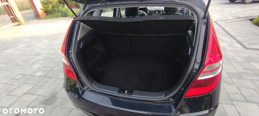 Hyundai i30 1.6 CRDi Base + EU5 - 15
