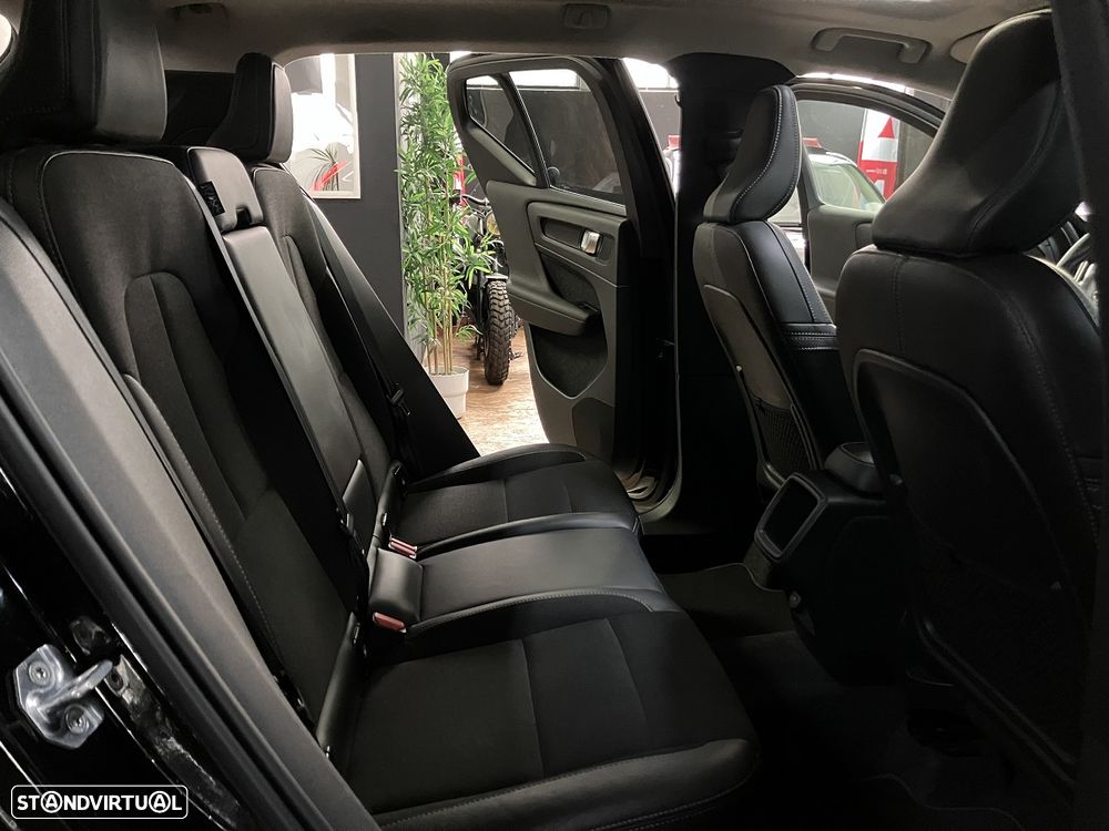 Volvo XC 40 2.0 D3 Momentum Plus - 24