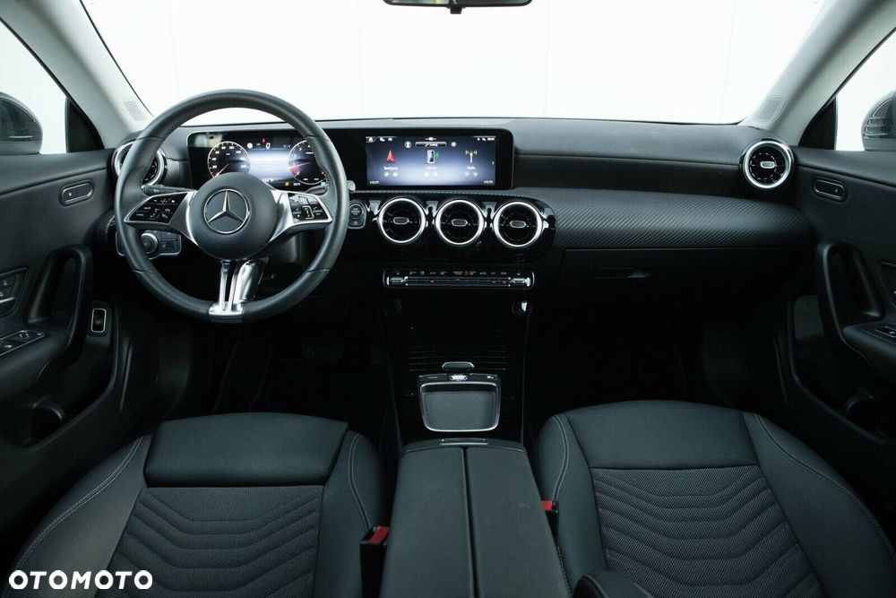 Mercedes-Benz CLA - 21