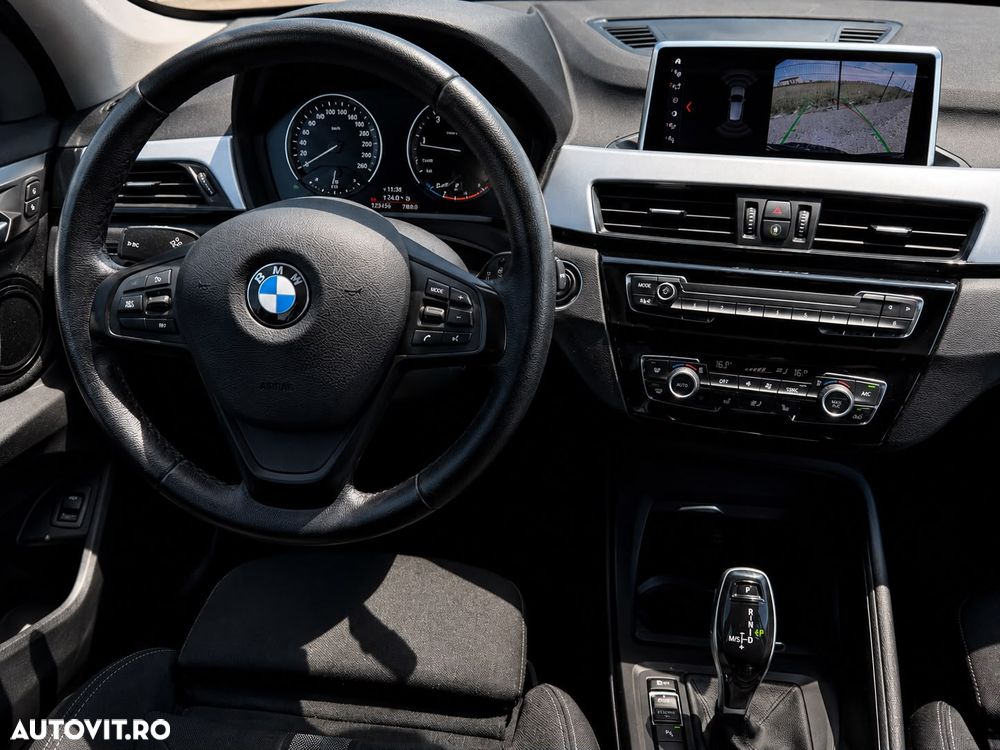 BMW X1 xDrive20i AT - 9