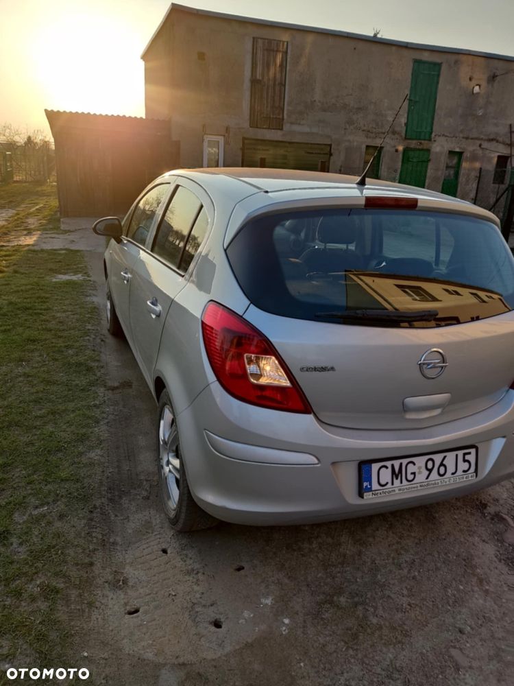 Opel Corsa 1.2 16V Cosmo - 5