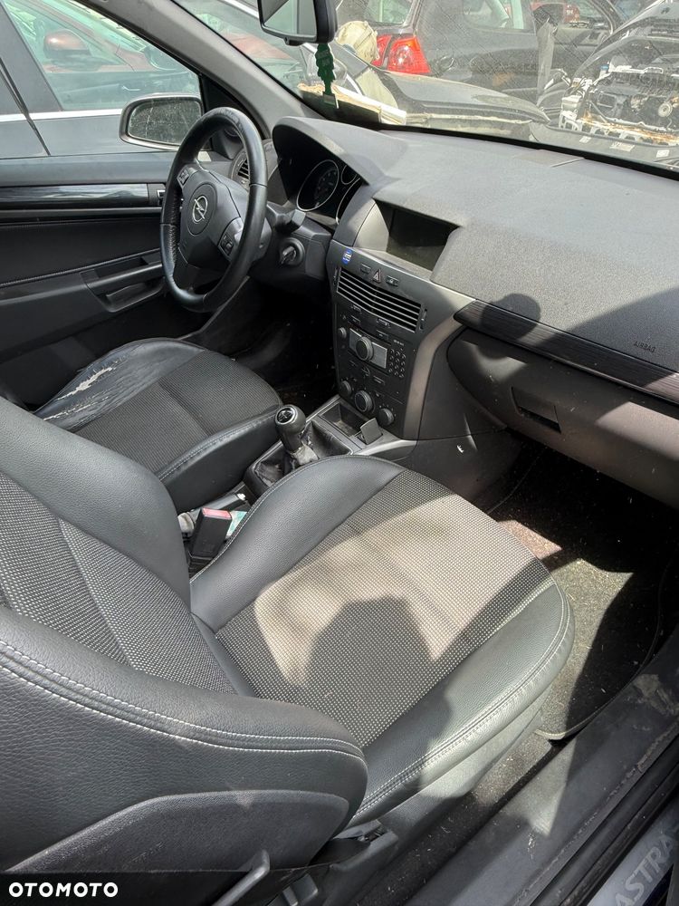 Opel Astra H na części - 2