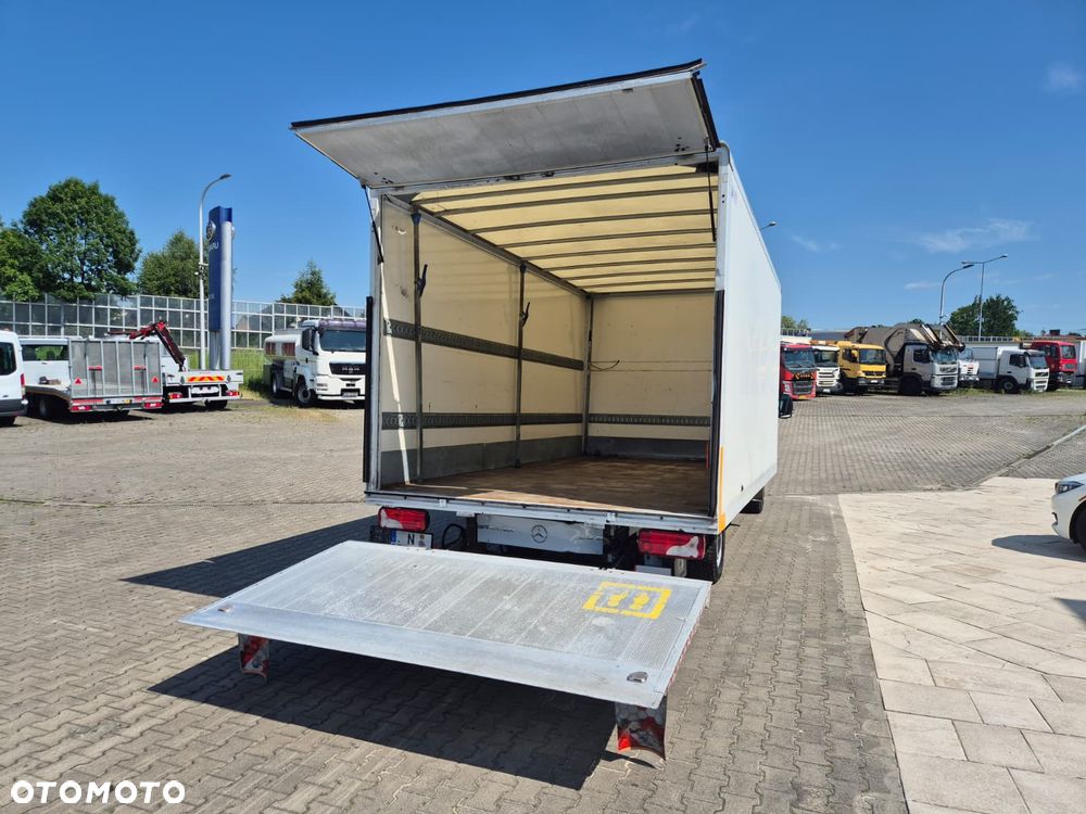 Mercedes-Benz Sprinter 316 CDi / KONTENER / NAJWIĘKSZY / PNEUMATYKA TYŁ / WINDA 750KG NA PILOT / BEZWYPADKOWY / SERWISOWANY / KLIMATYZACJA / KAMERA COFANIA / EURO 5 - 33