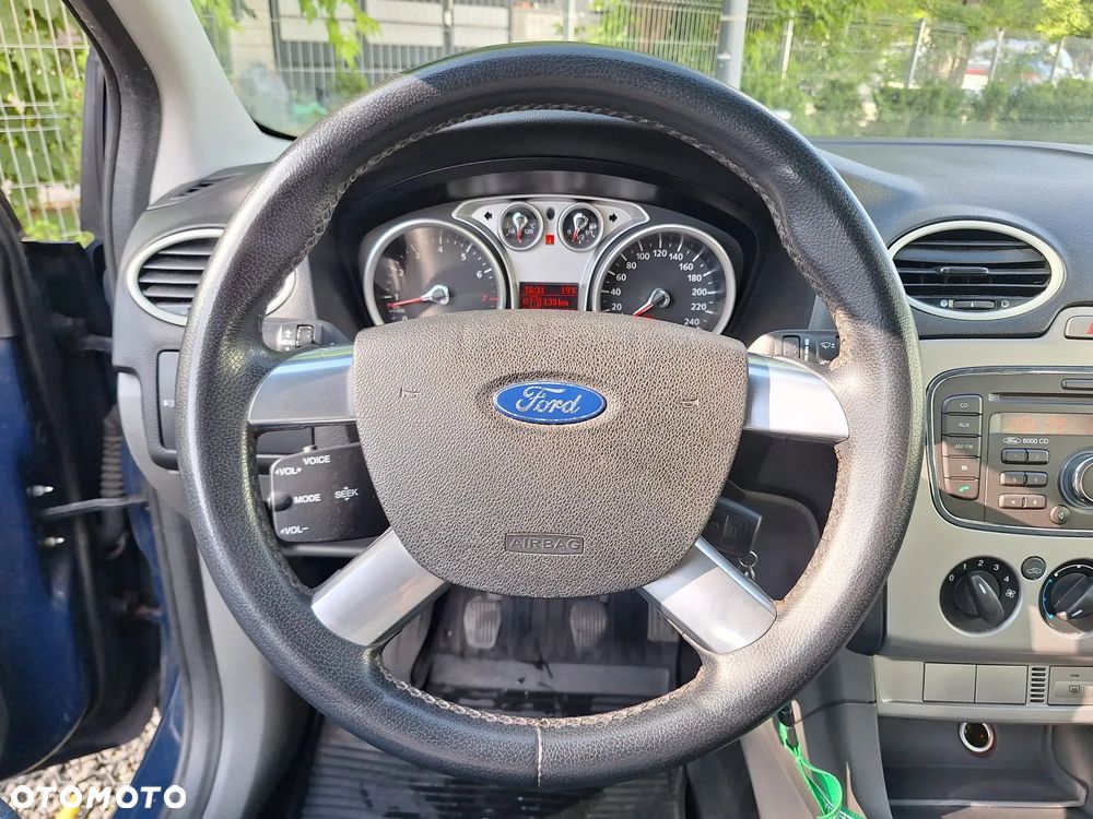 Ford Focus 1.8 Style - 33