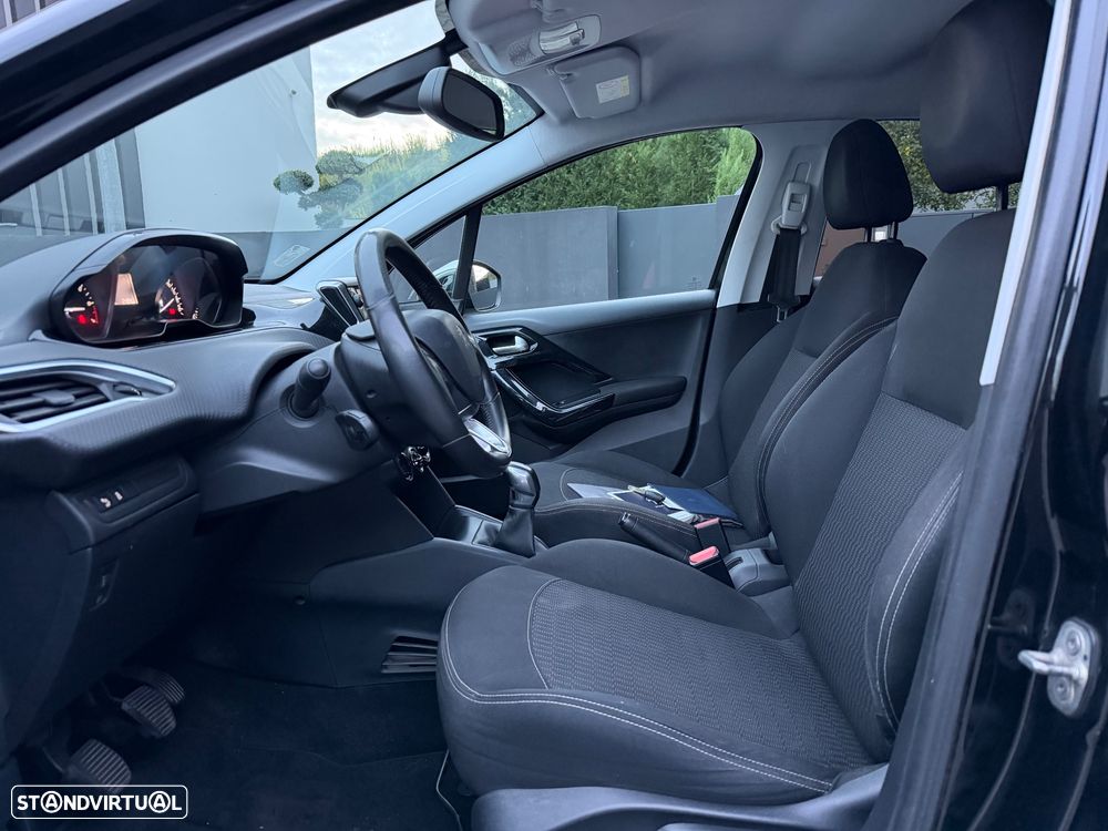 Peugeot 208 1.2 PureTech Style - 11