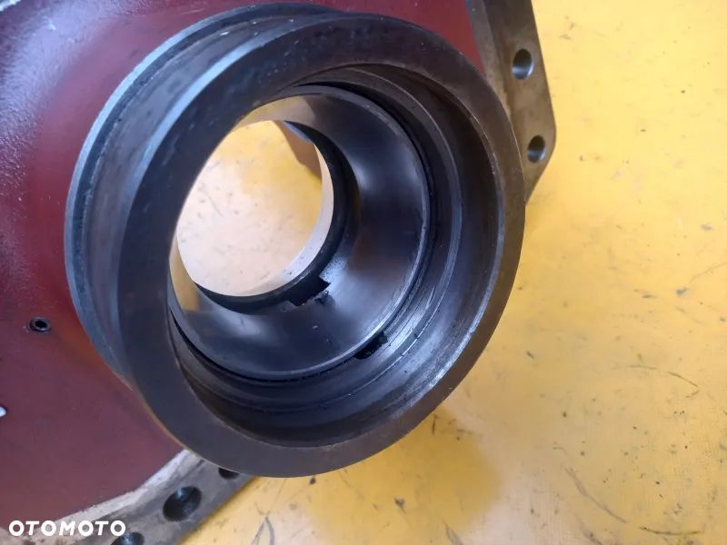 Podpora wspornik przedniego dyferencjału New Holland TM190 - 4
