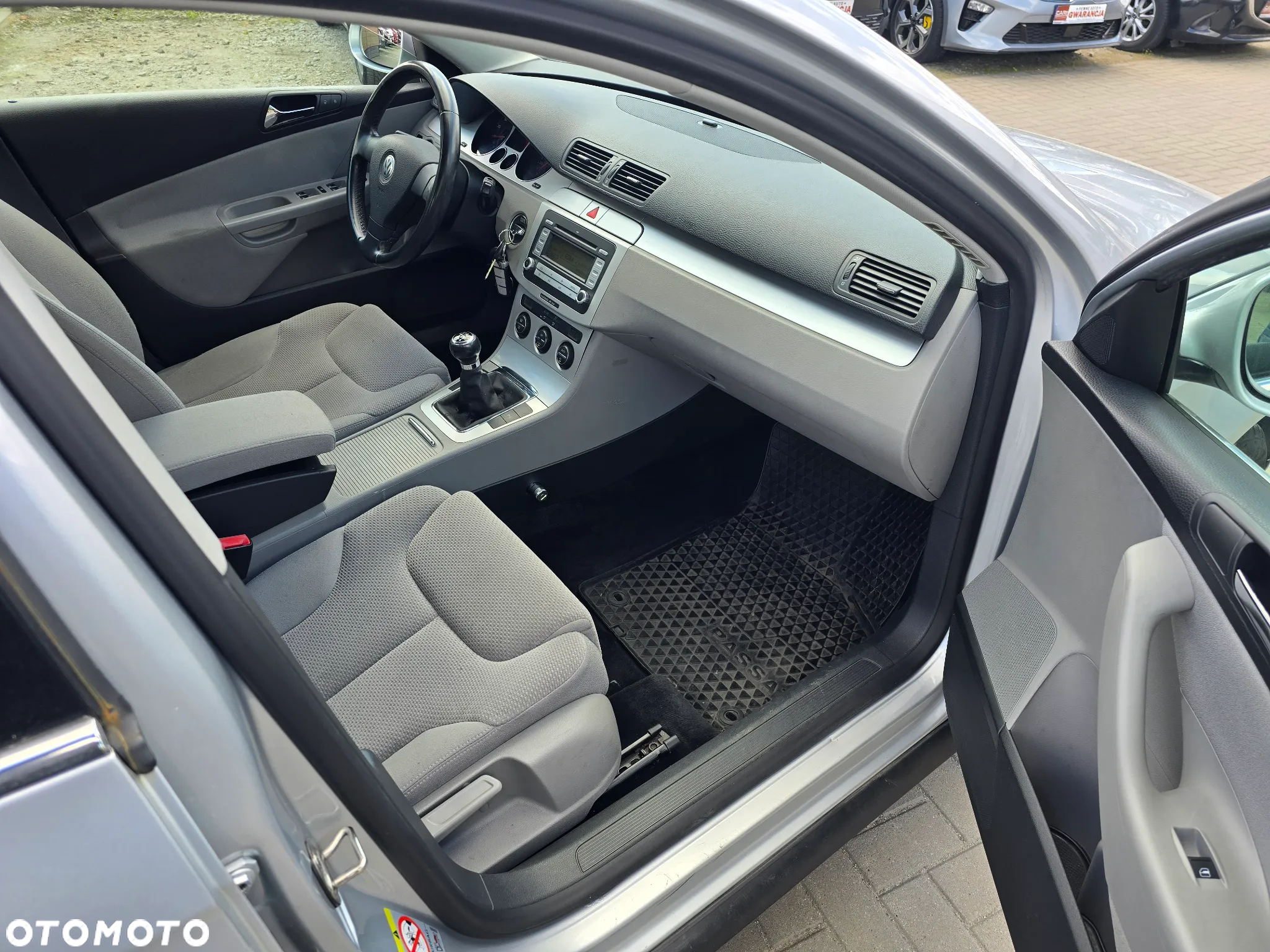 Volkswagen Passat - 11