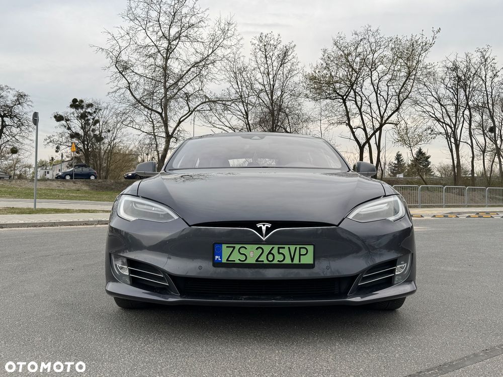 Tesla Model S - 6