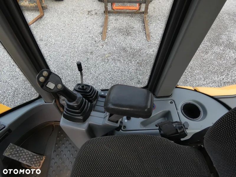 Volvo L30G Z Niemiec / 5.774mtg / kilka sztuk / - 10