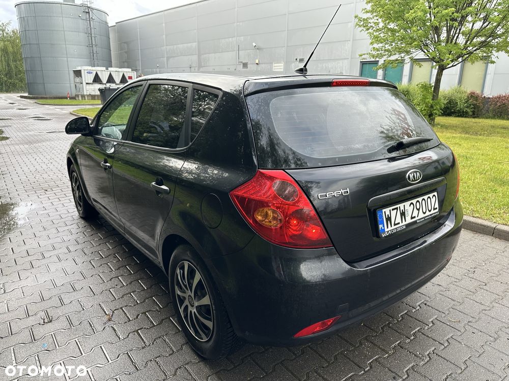 Kia Ceed - 6