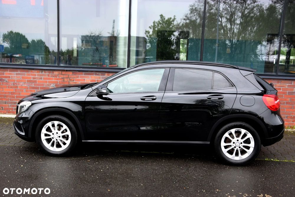 Mercedes-Benz GLA 180 - 21