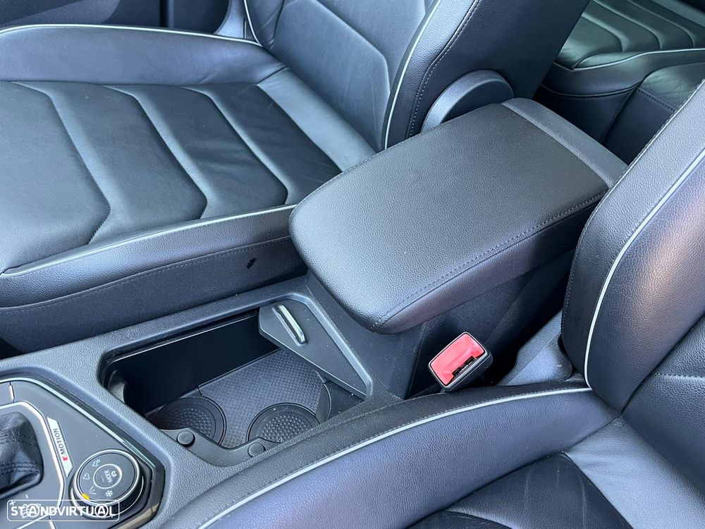 VW Tiguan 2.0 TDi Sport BlueMotion 4Motion DSG - 35