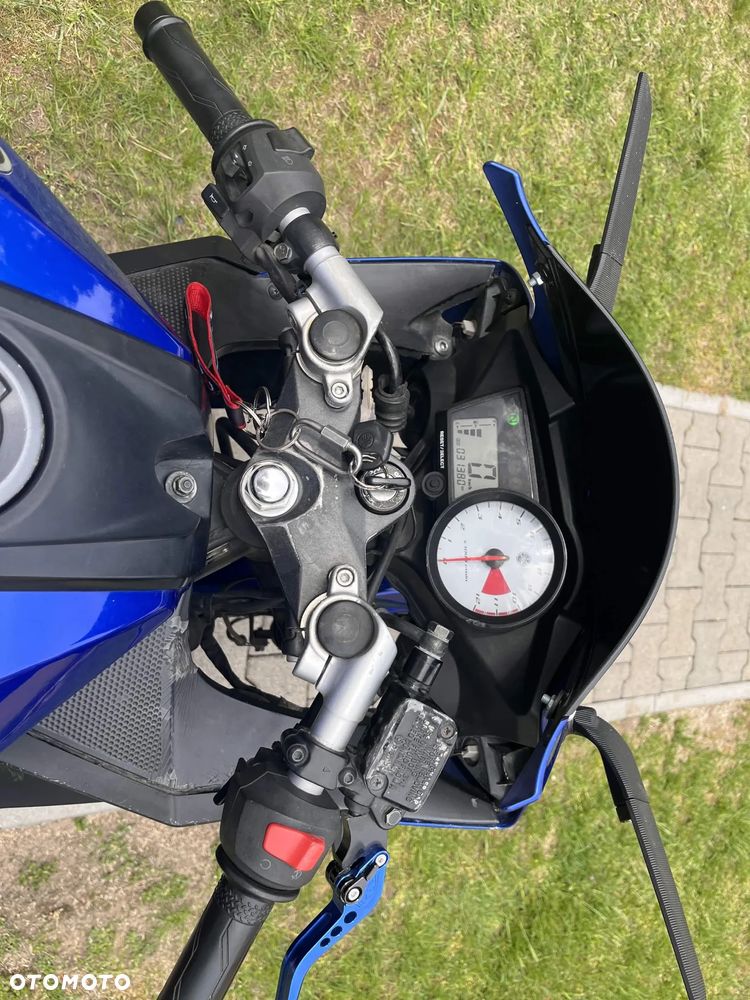 Yamaha YZF - 7