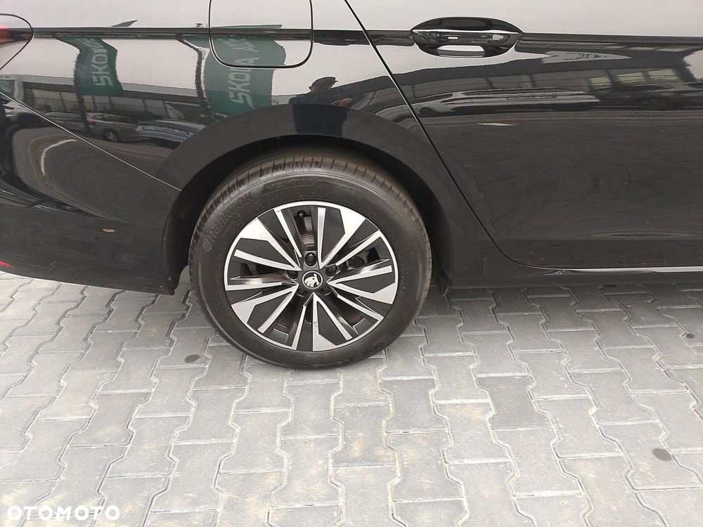 Skoda Superb 2.0 TDI SCR Selection DSG - 19