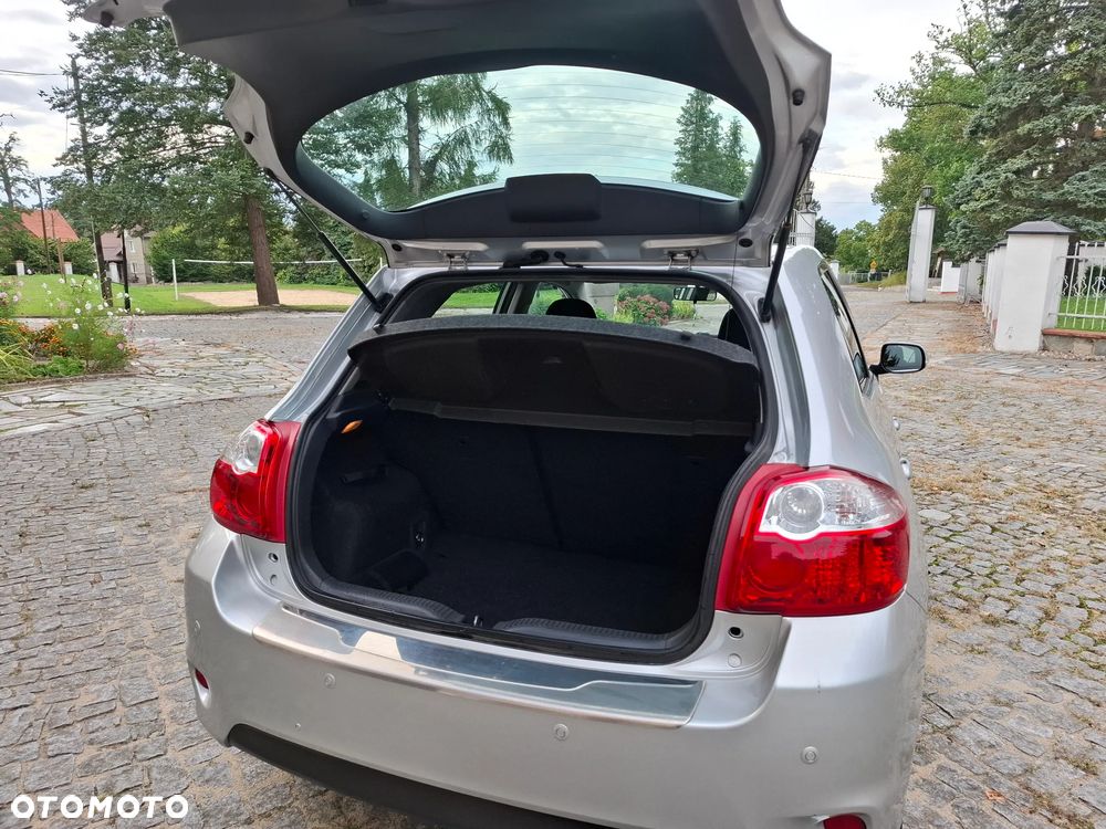 Toyota Auris 1.6 Life+ - 11