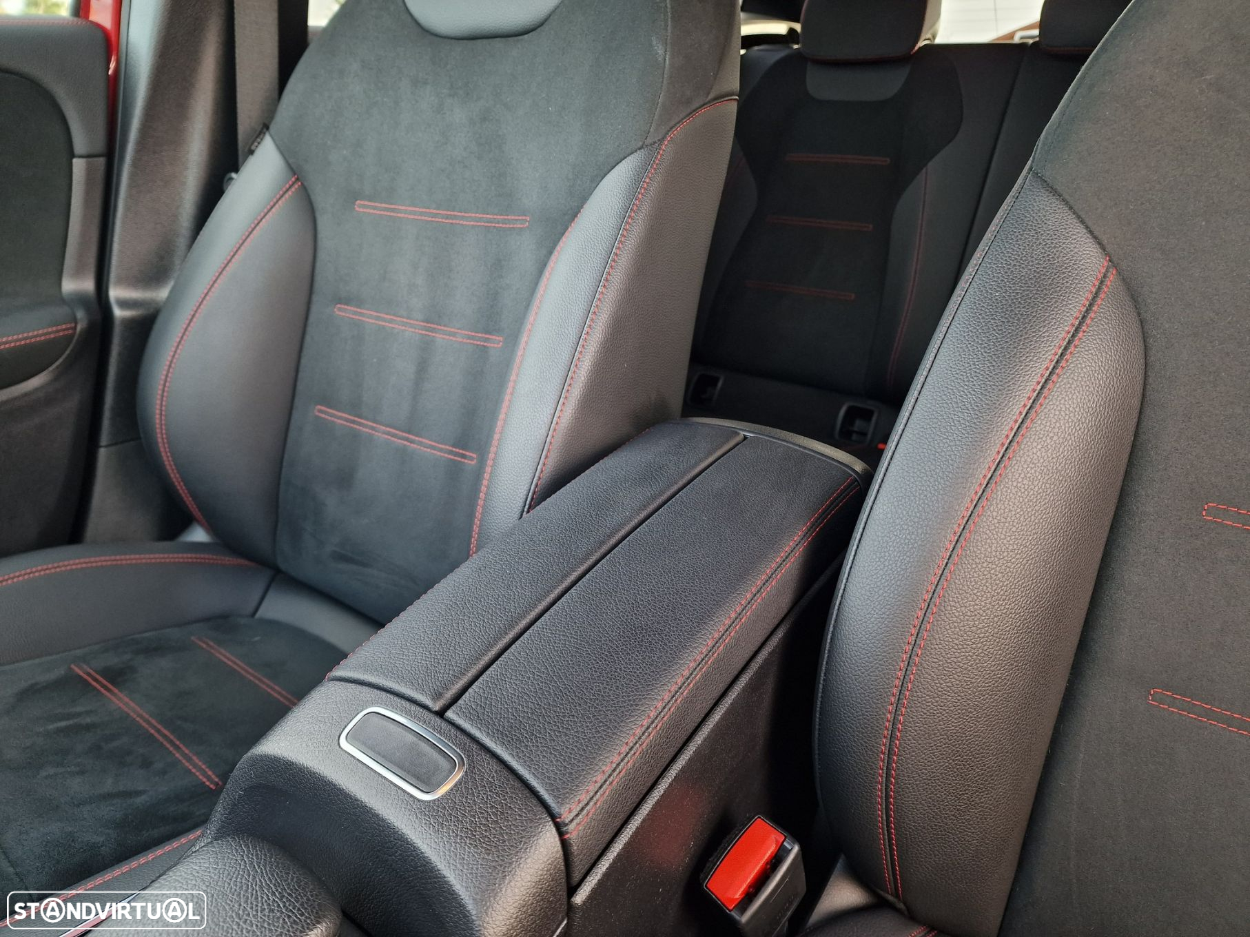 Mercedes-Benz GLA 250 e AMG Line - 14