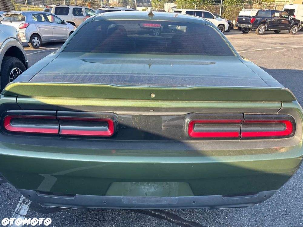 Dodge Challenger 5.7 R/T - 2