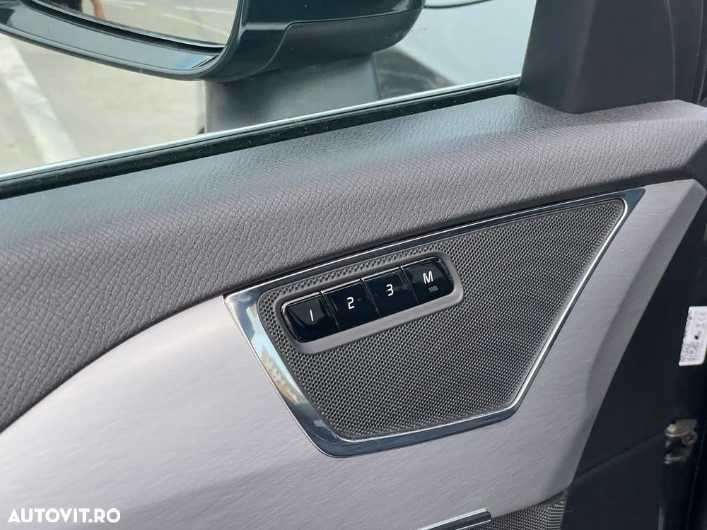 Volvo XC 90 T8 Twin Engine AWD Momentum - 22