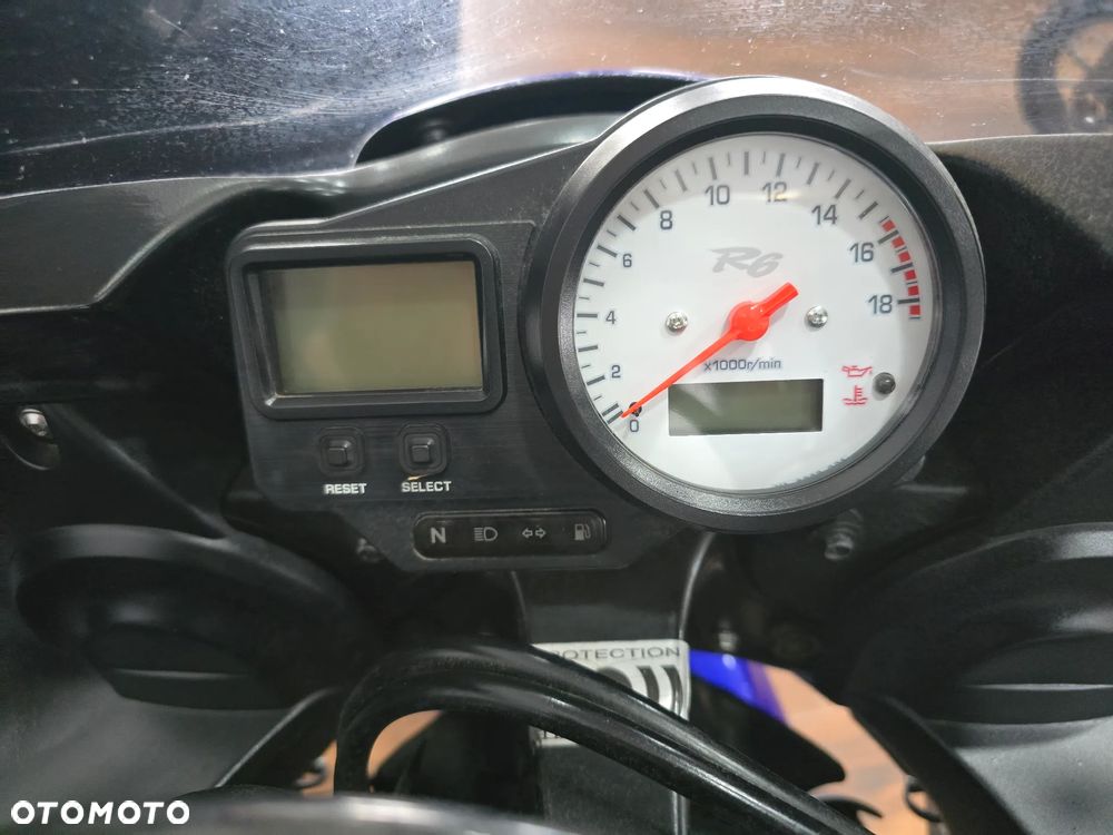 Yamaha R6 - 19