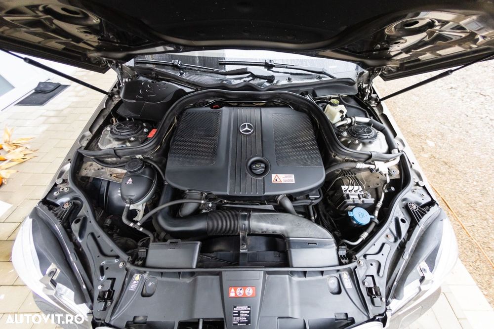 Mercedes-Benz E - 12