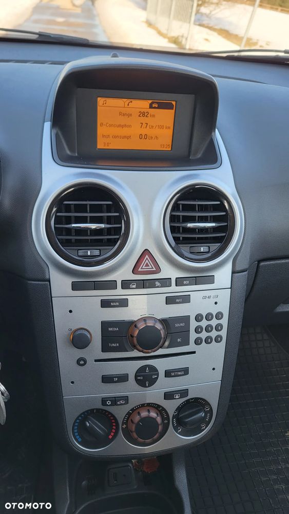 Opel Corsa 1.2 16V Edition / Active - 17