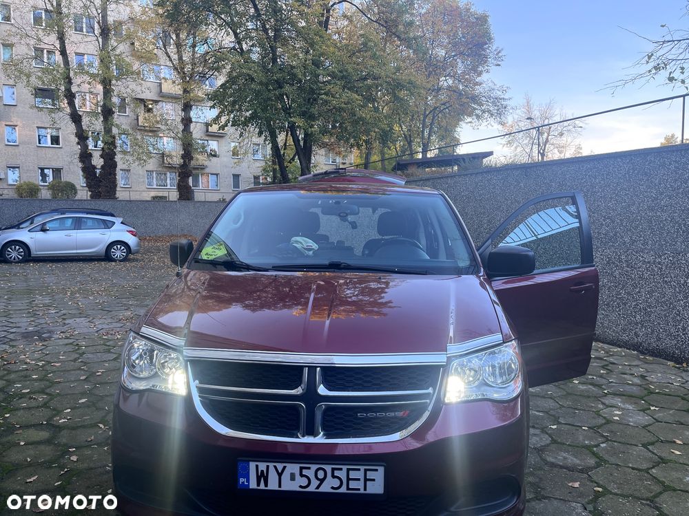 Dodge Grand Caravan - 2