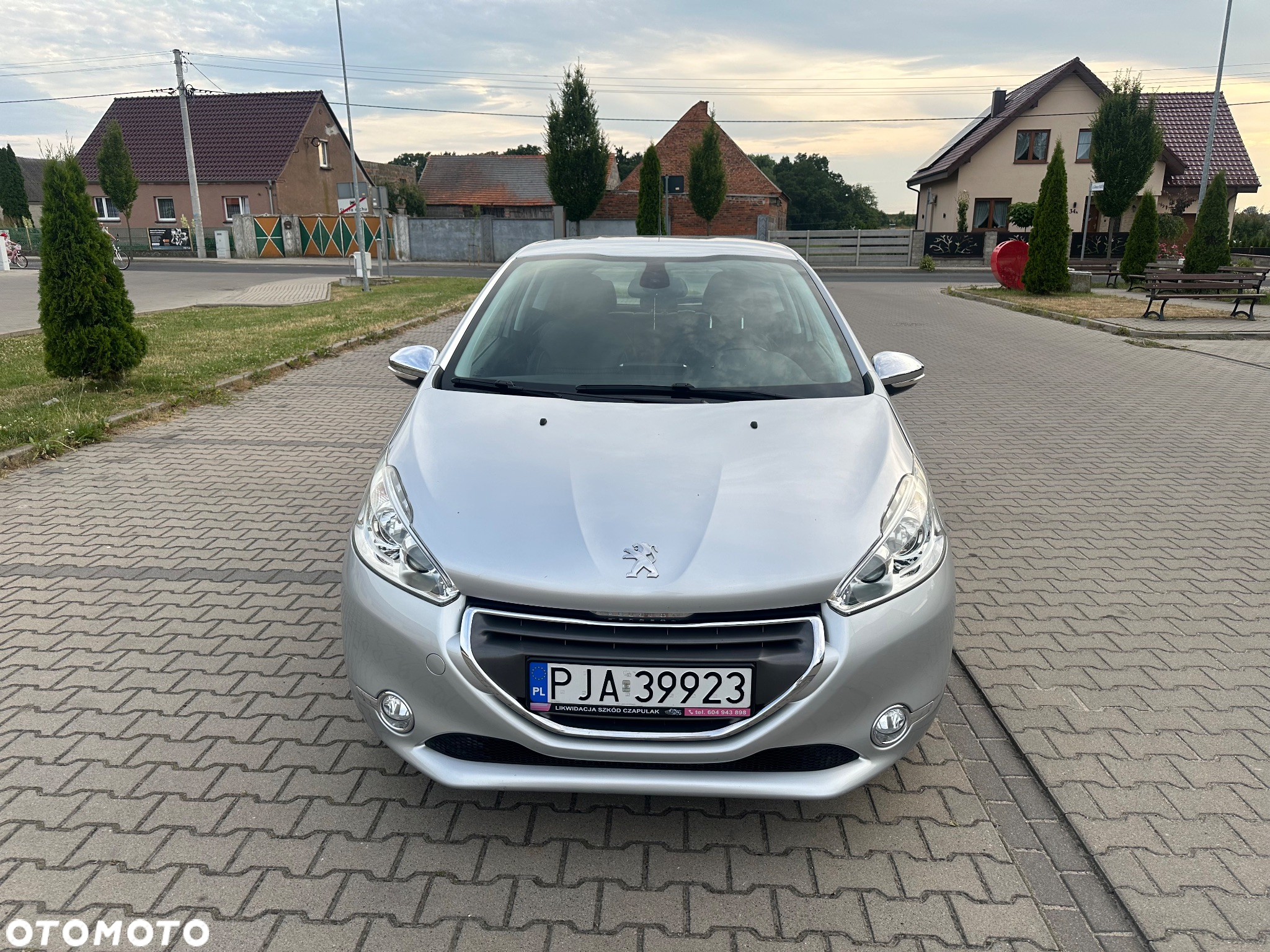 Peugeot 208 1.6 e-HDi Allure STT - 6