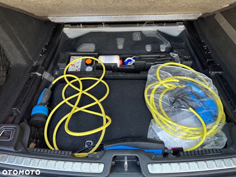 Volvo V60 T8 AWD Plug-In Hybrid Inscription - 13