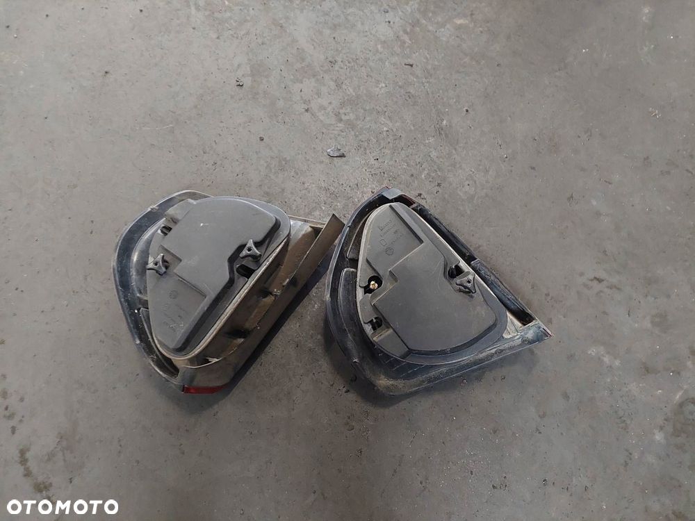 KOMPLETNY TYŁ KLAPA BAGAŻNIKA ZDERZAK TYŁ LAMPY THALIA I LIFT MV632 - 3
