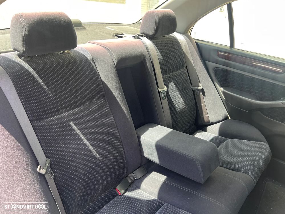 Honda Accord 1.8 LS - 6